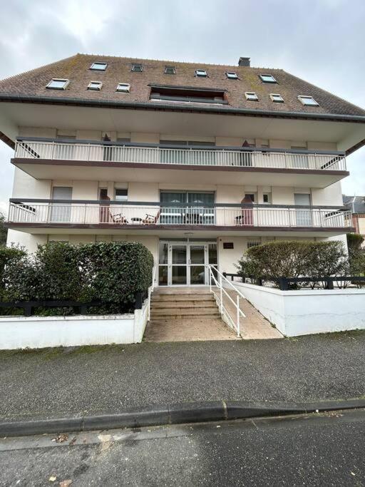 Les Cormorans - Studio Refait A Neuf A 2 Pas De La Mer Apartamento Cabourg Exterior foto